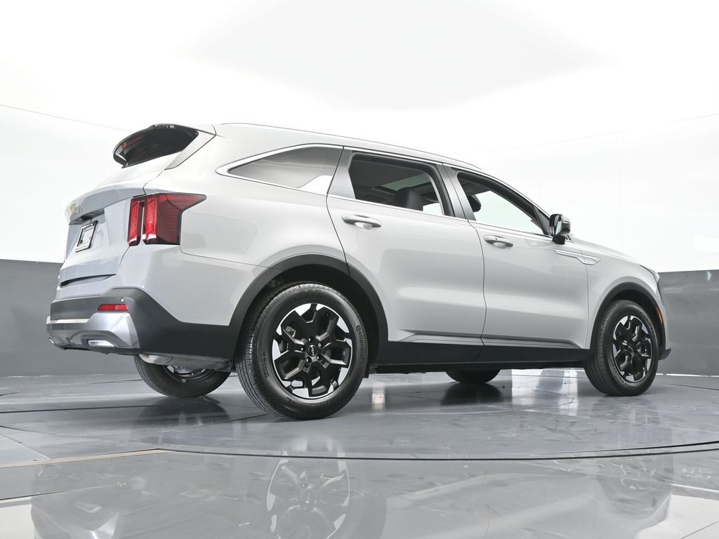 Used 2025 Wolf Gray Kia S image 65