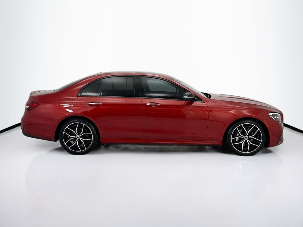 Thumbnail: 2022 Mercedes-Benz E-Class - 4