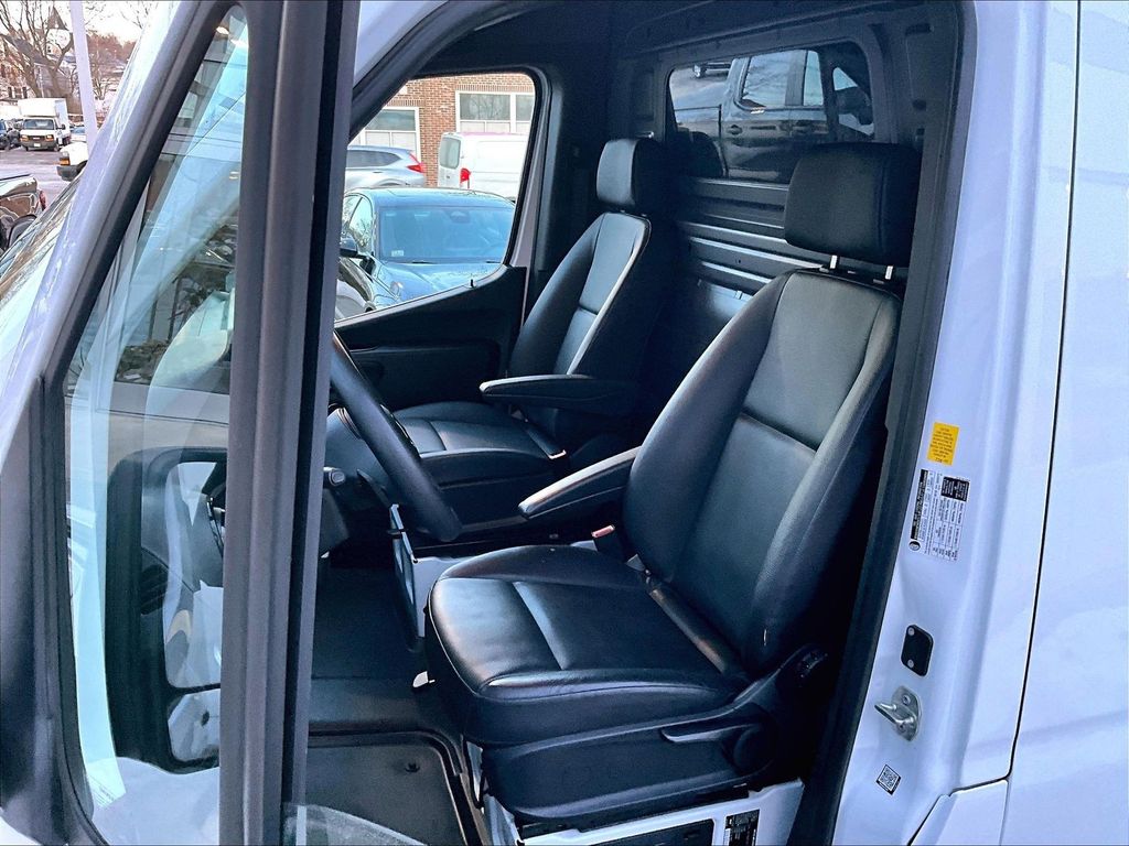 2024 Mercedes-Benz Sprinter 2500 — photo 10