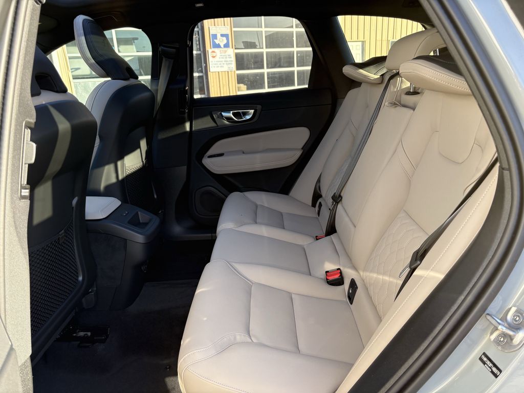 New 2026 Vapour Gray Volvo B5 Plus image 25