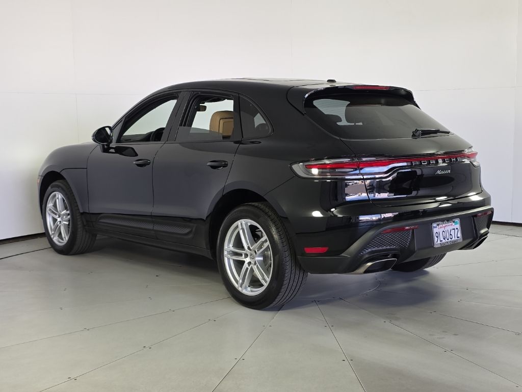 Thumbnail: 2023 Porsche Macan - 11