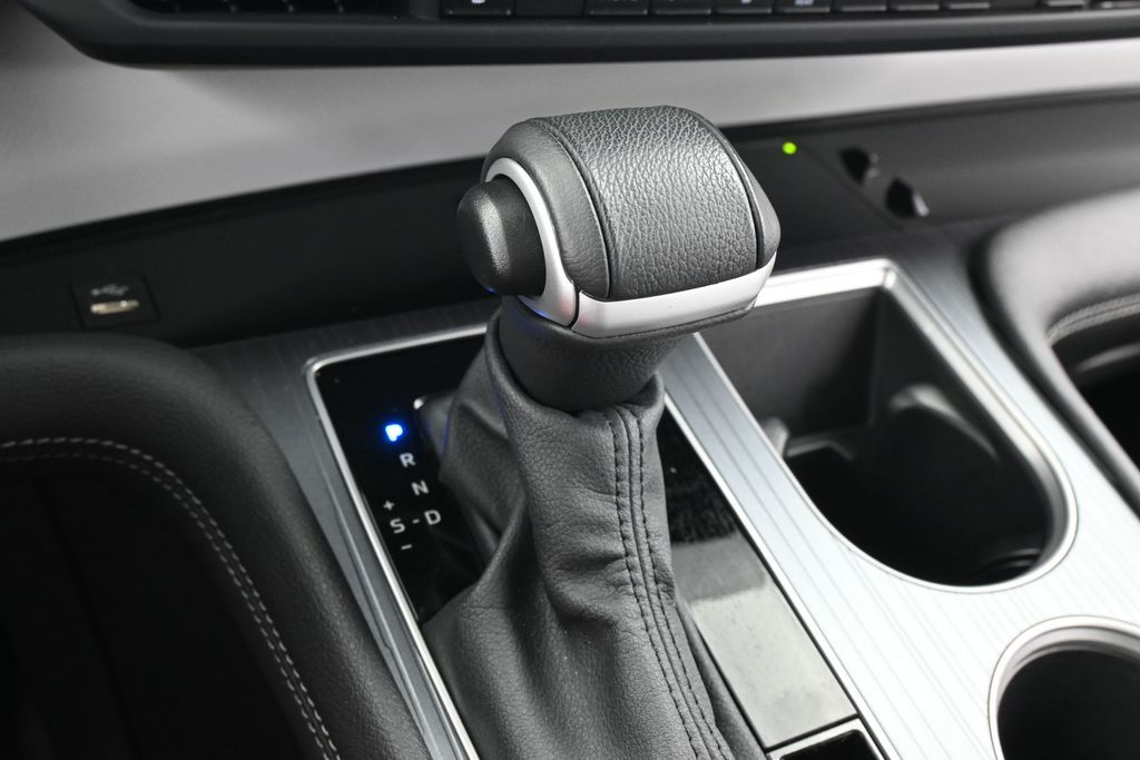 Used 2025 Midnight Black Metallic Toyota XLE image 22