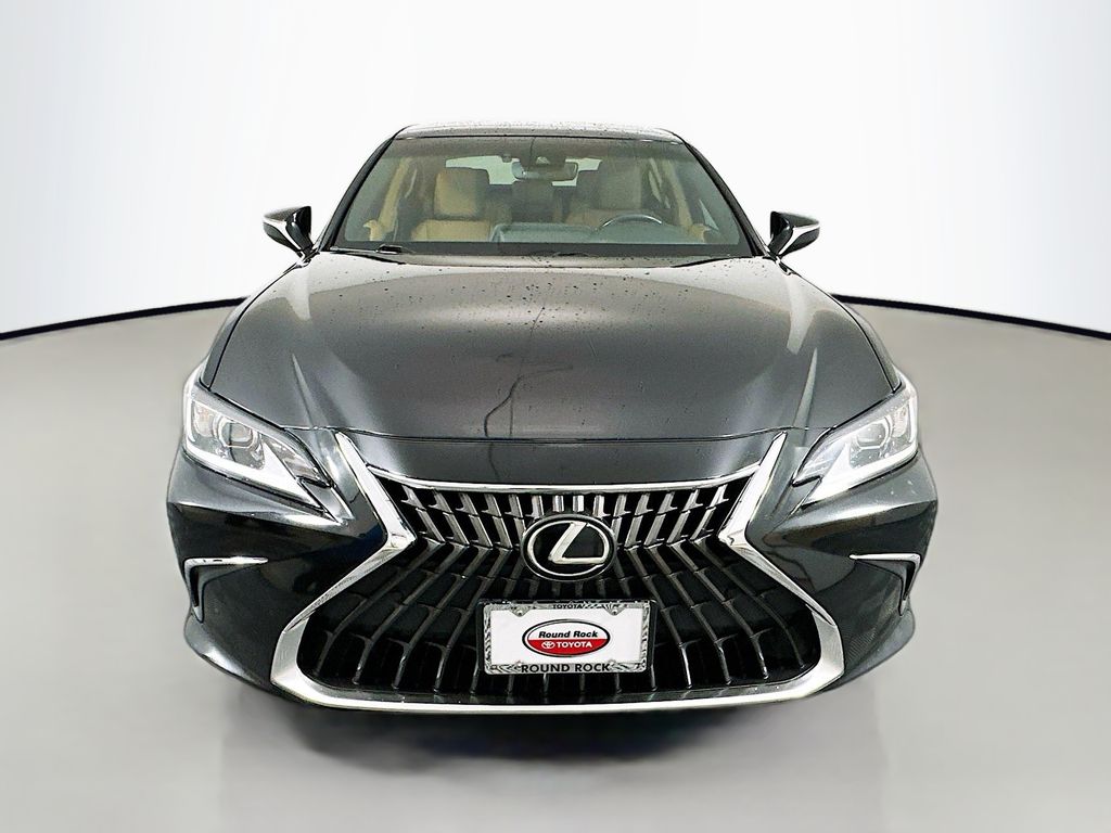 Thumbnail: 2022 Lexus ES - 2