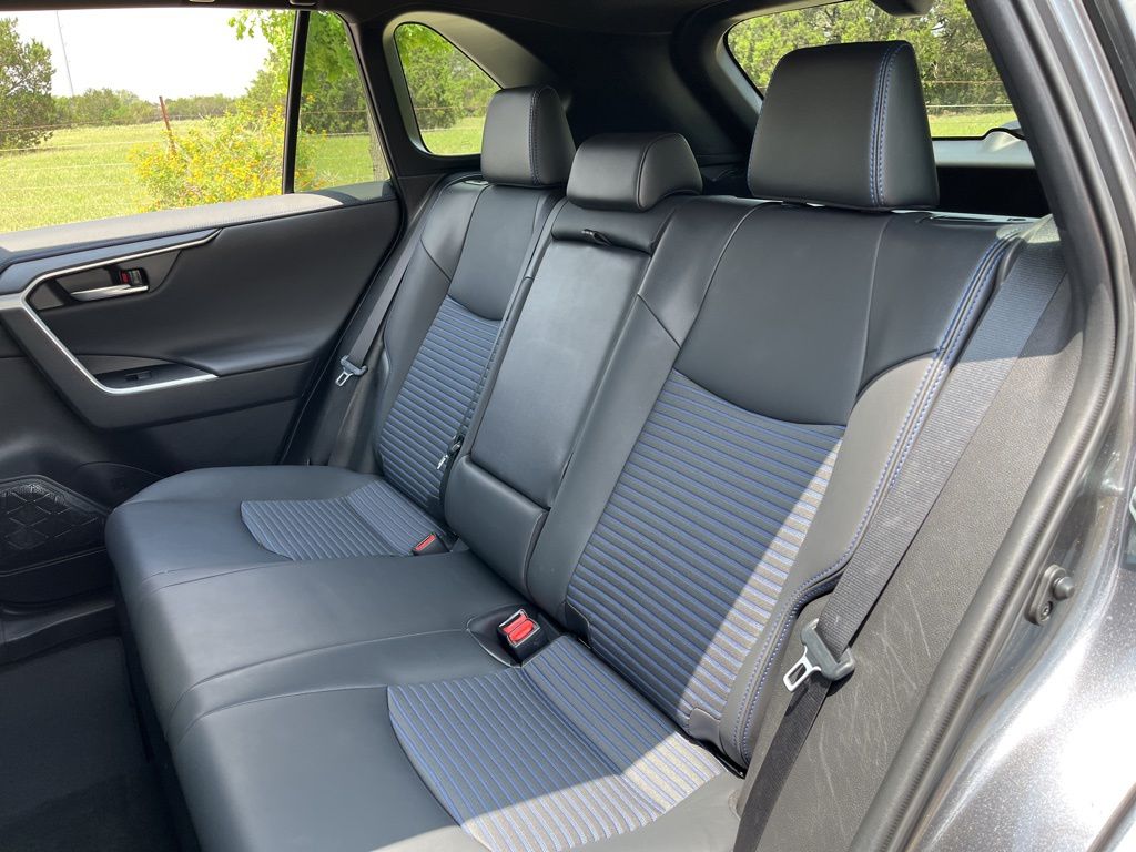 2021 Toyota RAV4 XSE 26