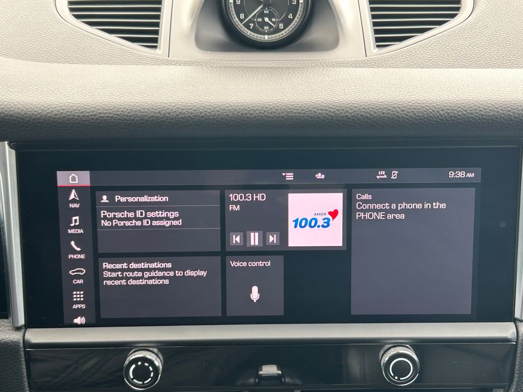 Thumbnail: 2023 Porsche Macan - 22