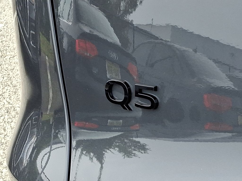 Thumbnail: 2025 Audi Q5 - 11