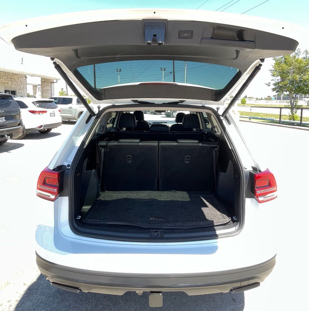 2020 Volkswagen Atlas 3.6L V6 SE White at Community Kia