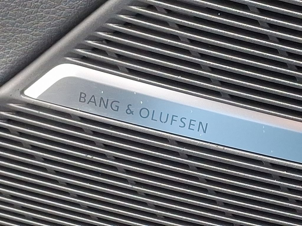 Thumbnail: 2026 Audi Q8 - 19