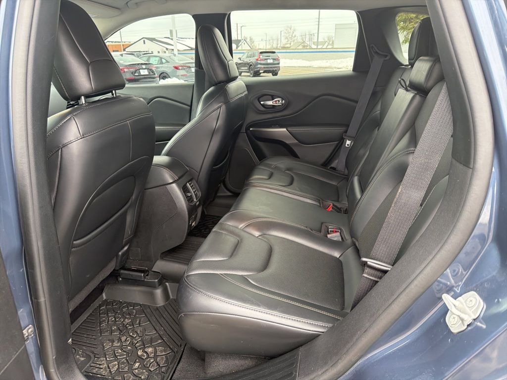 Thumbnail: 2021 Jeep Cherokee - 19