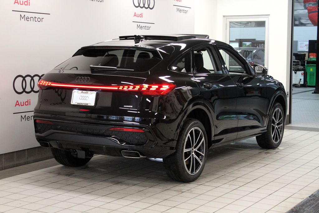 Thumbnail: 2026 Audi Q5 - 6