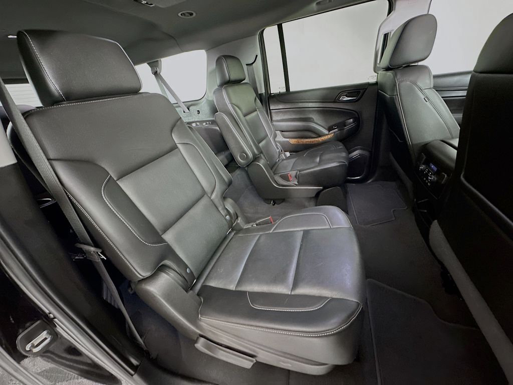 2019 Chevrolet Suburban Premier 28