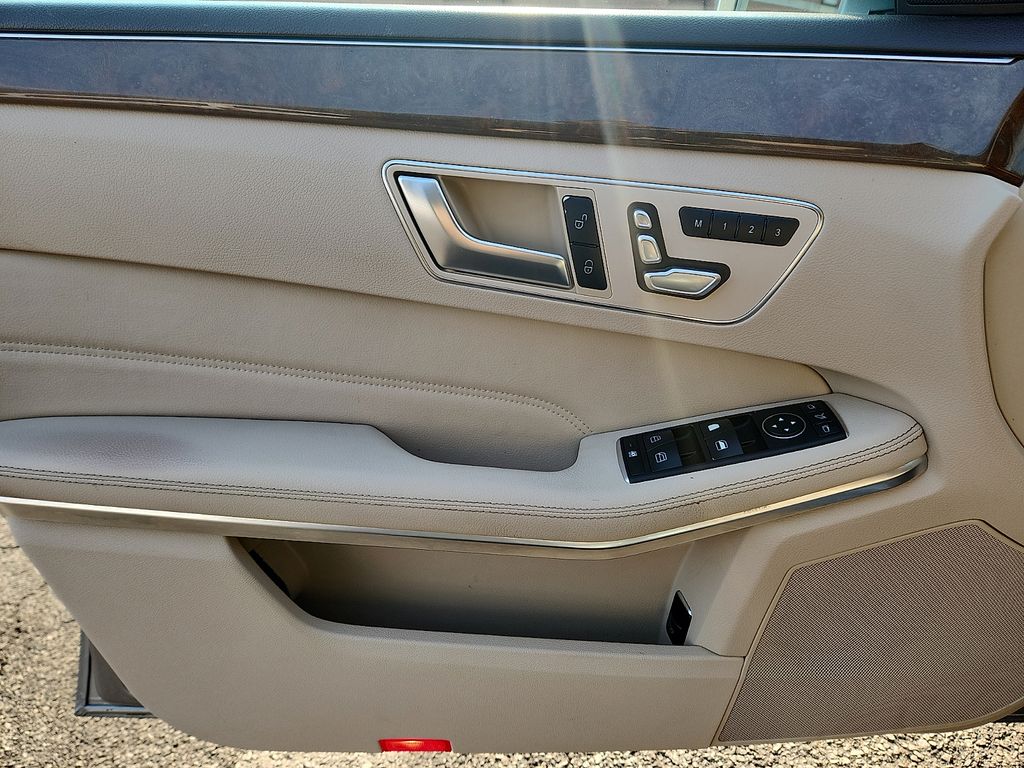 Thumbnail: 2015 Mercedes-Benz E-Class - 12