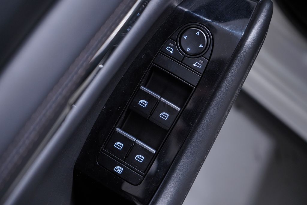 Thumbnail: 2023 Mazda Mazda3 - 17