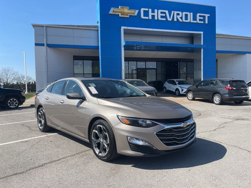 2024 Chevrolet Malibu LT with 1LT FWD
