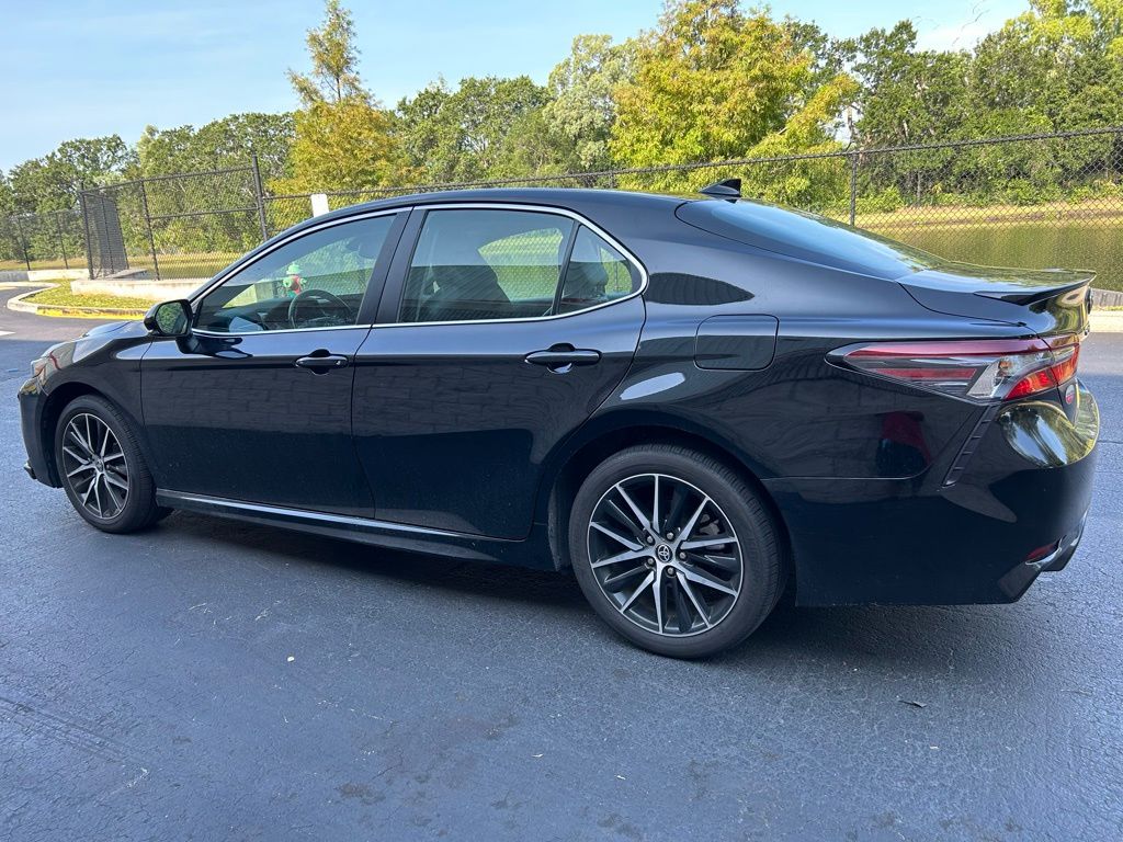 2024 Toyota Camry SE 3