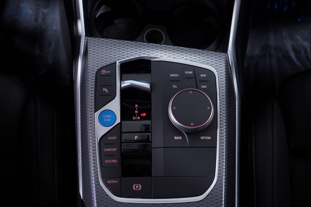 Thumbnail: 2025 BMW i4 - 14