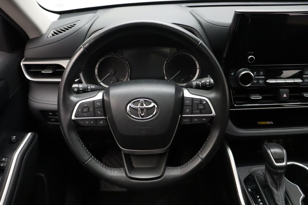 2024 Toyota Highlander XLE 23