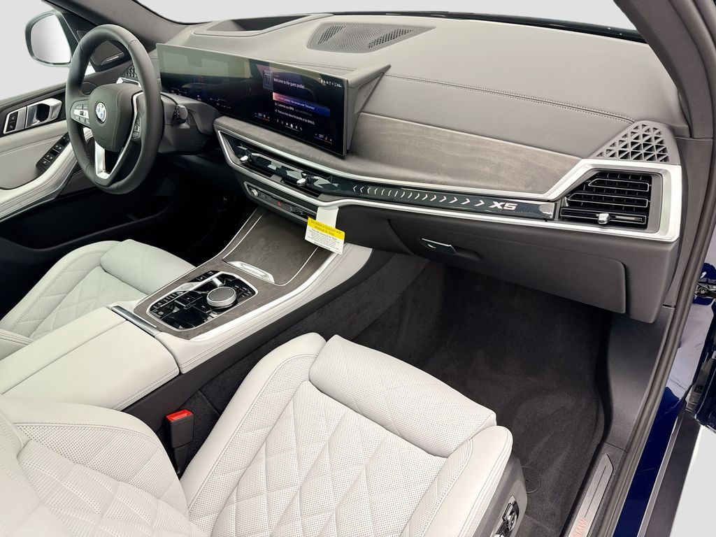 Thumbnail: 2026 BMW X5 - 16