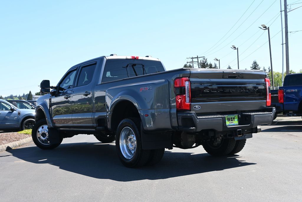 2025 Ford F-450 Super Duty Platinum