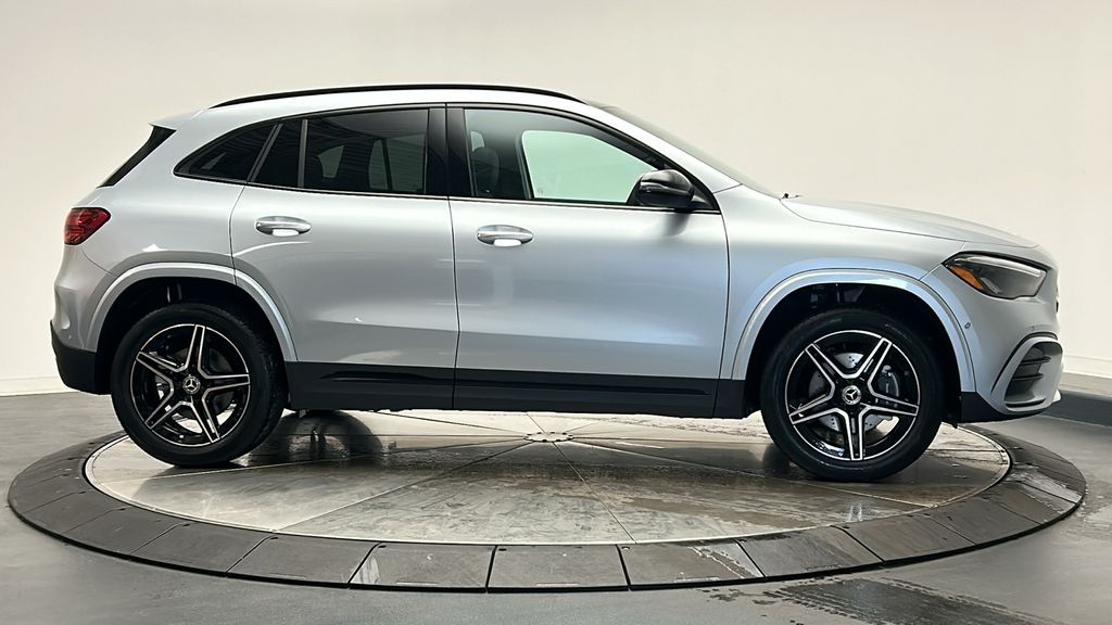 2025 Mercedes-Benz GLA 250 4MATIC 9