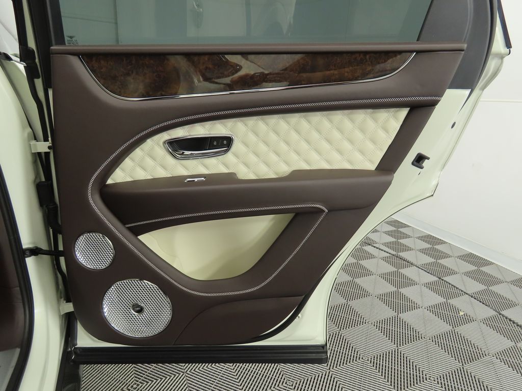 2023 Bentley Bentayga Speed 28