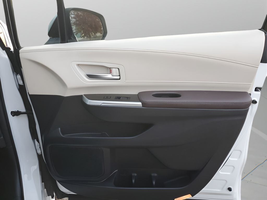 Used Car 2023 Toyota Sienna  Platinum For Sale Under $60,000 In Austin, Texas