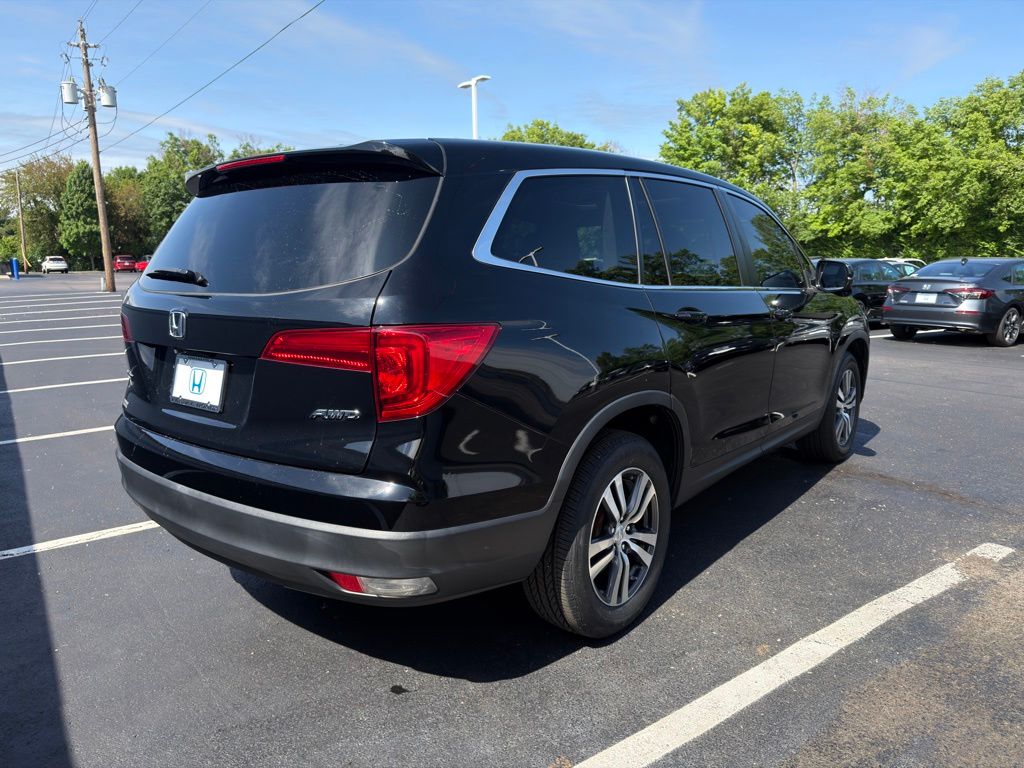 Thumbnail: 2017 Honda Pilot - 5