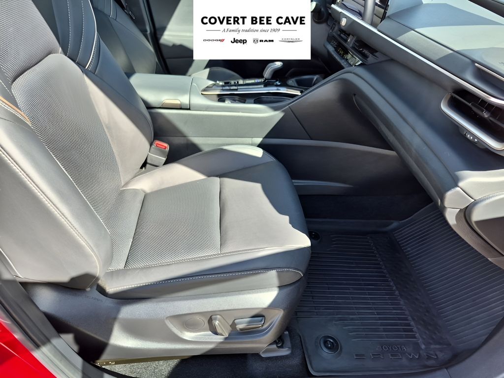 Used Car 2025 Toyota Crown Signia  Limited For Sale Under $40,000 In Austin, Texas