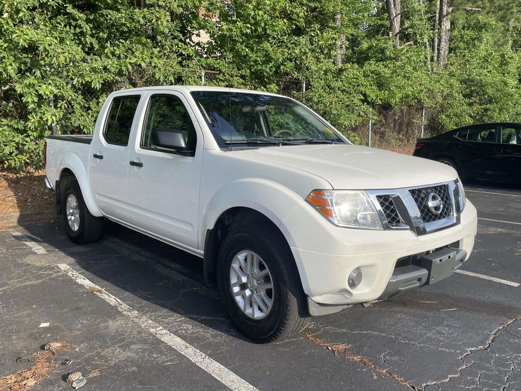 Glacier White 2019 Nissan Frontier SV V6 Crew Cab 4WD Pickup Truck Four-Wheel Drive 5-Speed Automatic Overdrive