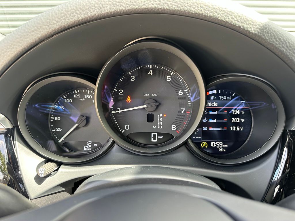 Thumbnail: 2026 Porsche Macan - 25