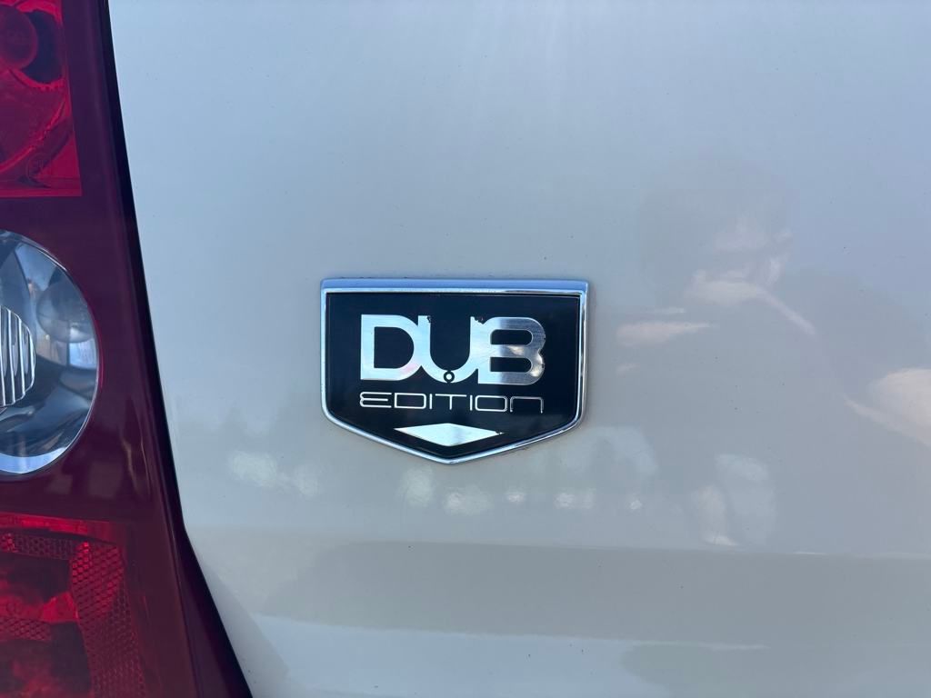 2008 Cool Vanilla Clearcoat Chrysler 300 Dub Edition RWD Sedan