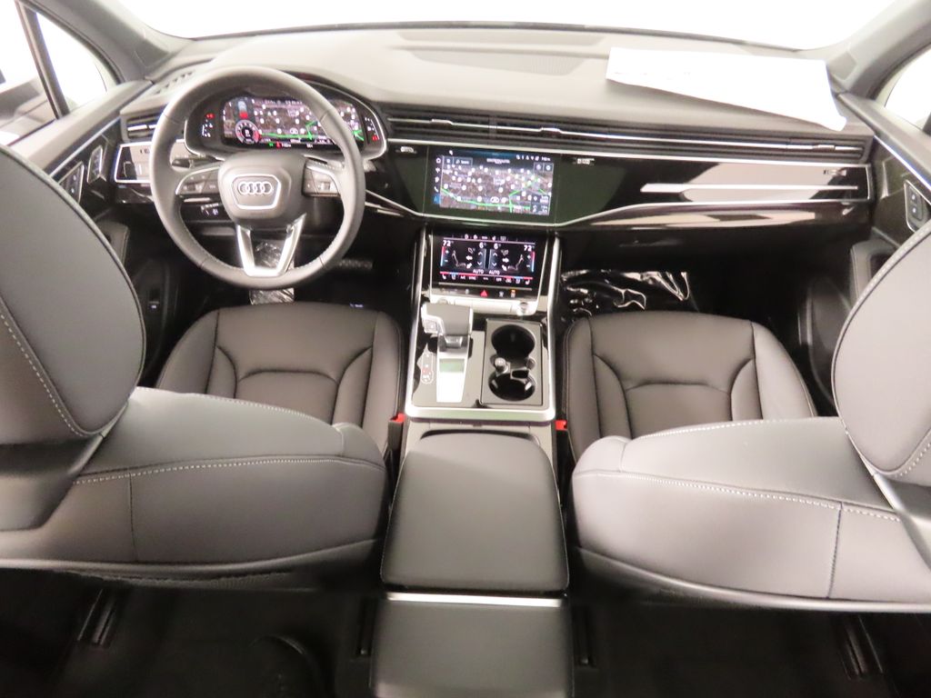 Thumbnail: 2026 Audi Q7 - 11