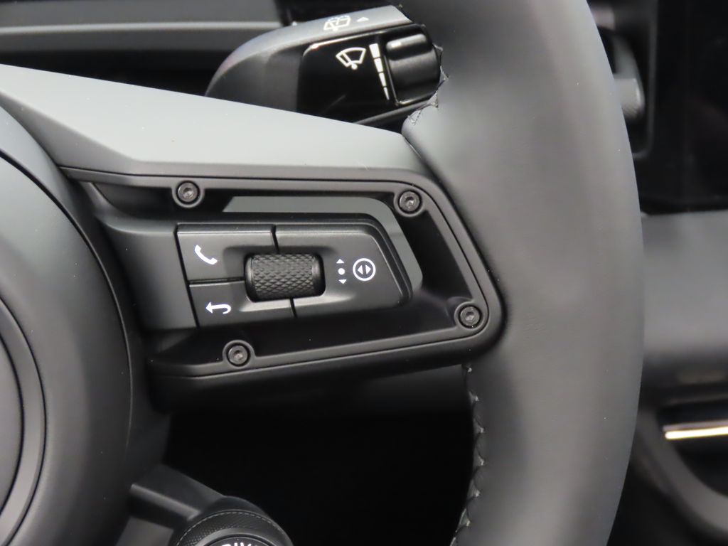 Thumbnail: 2025 Porsche Macan - 22