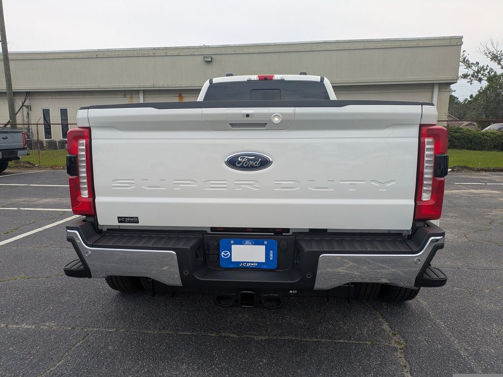 2026 Ford F-350 Super Duty LARIAT