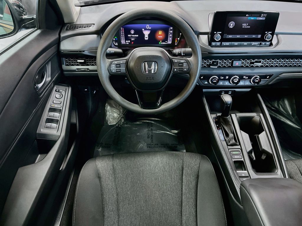 Used 2025 Charcoal Honda SE image 21
