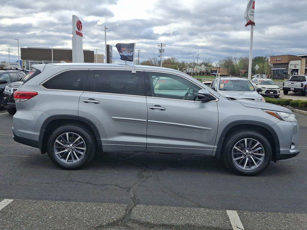2017 Toyota Highlander XLE 7