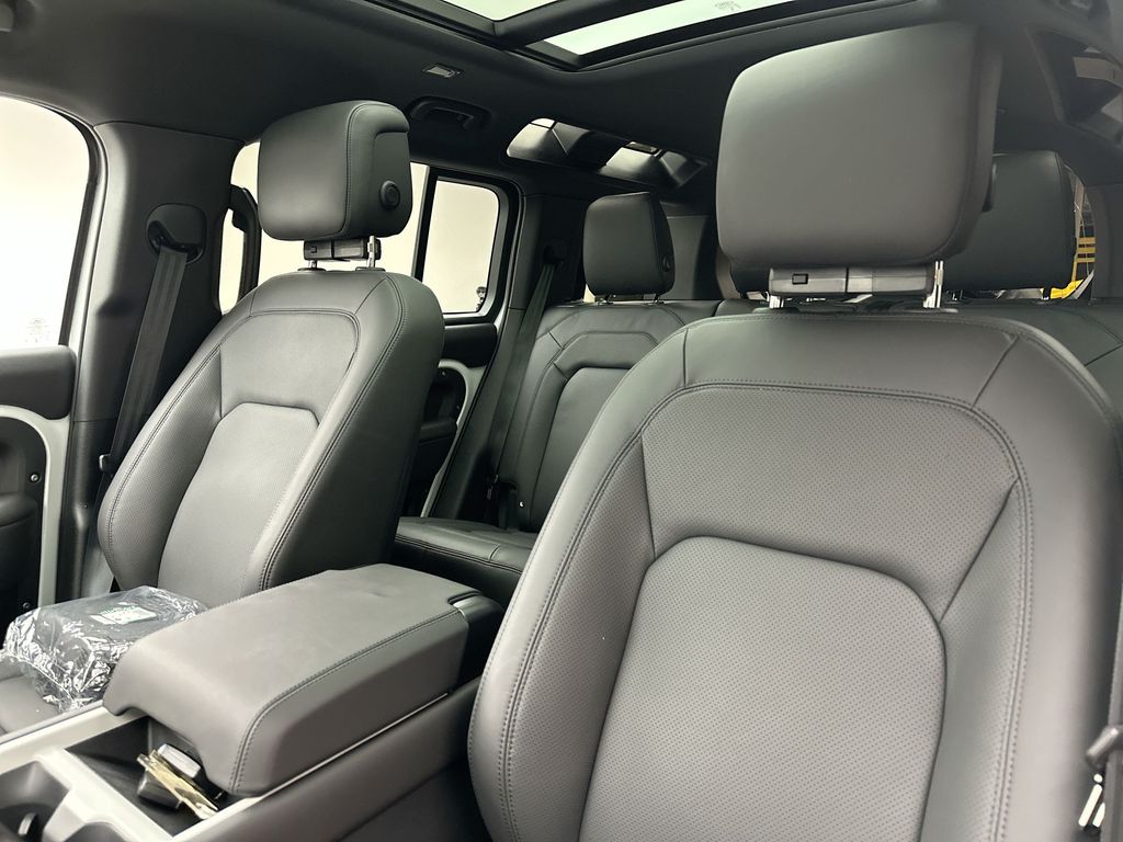 Thumbnail: 2026 Land Rover Defender - 10