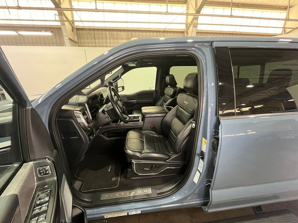 2023 Ford F-450SD Platinum