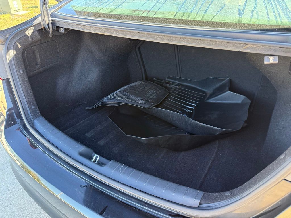 Thumbnail: 2017 Hyundai Elantra - 25