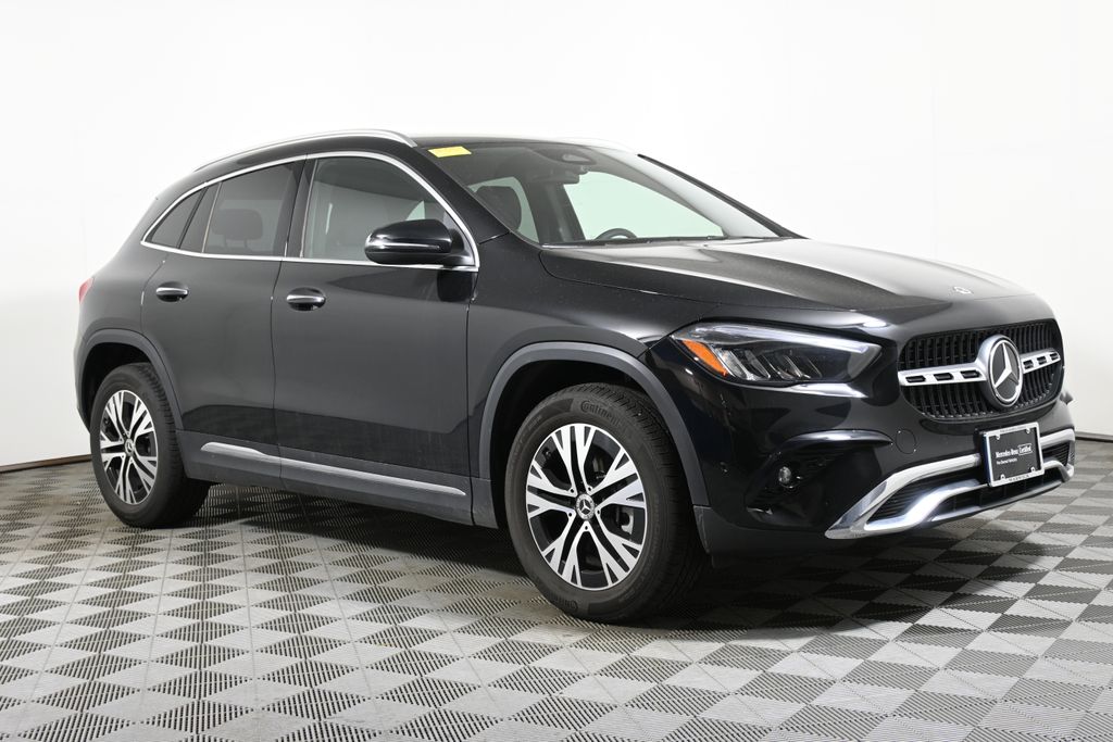 2025 Mercedes-Benz GLA 250 4MATIC 8