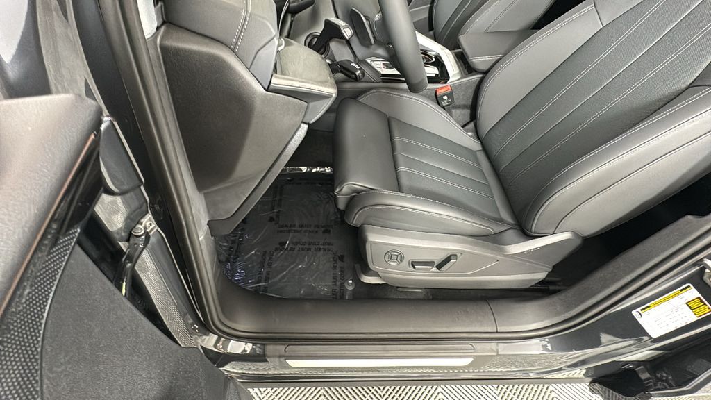 Thumbnail: 2025 Audi Q5 - 30