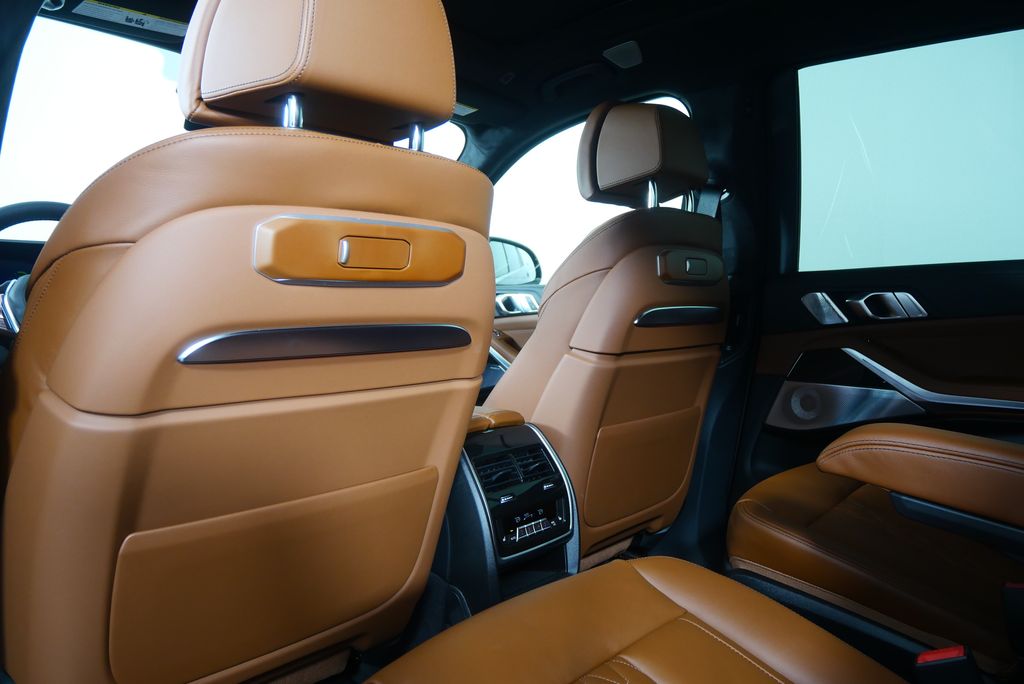 Thumbnail: 2026 BMW X7 - 20