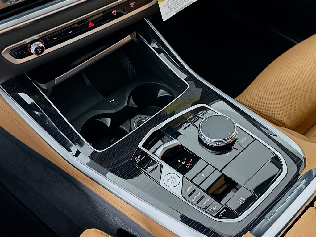 Thumbnail: 2026 BMW X5 - 15