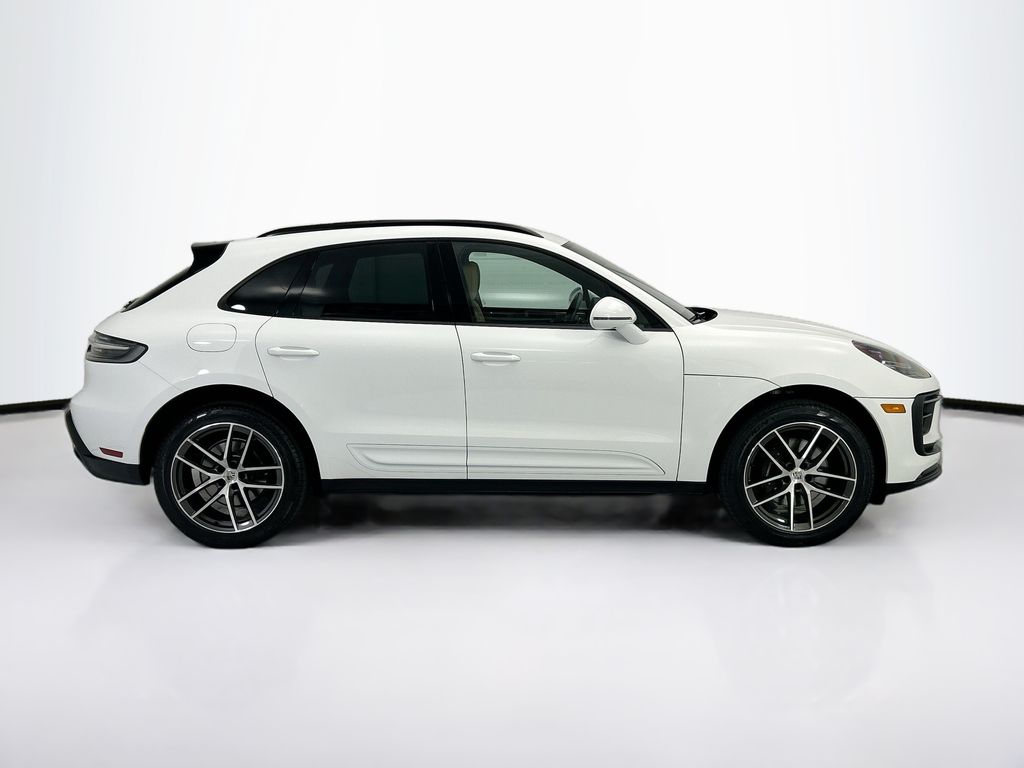 Thumbnail: 2025 Porsche Macan - 8