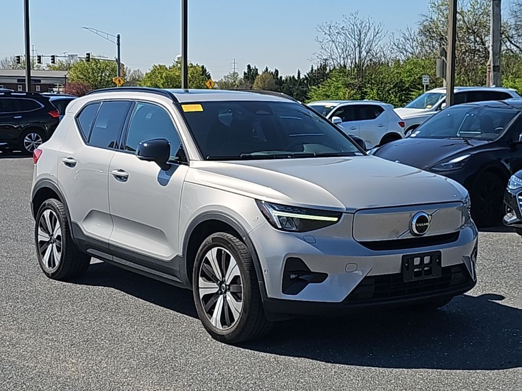 Silver Dawn Metallic 2023 Volvo XC40 Recharge Twin Plus eAWD SUV / Crossover All-Wheel Drive 1-Speed Automatic