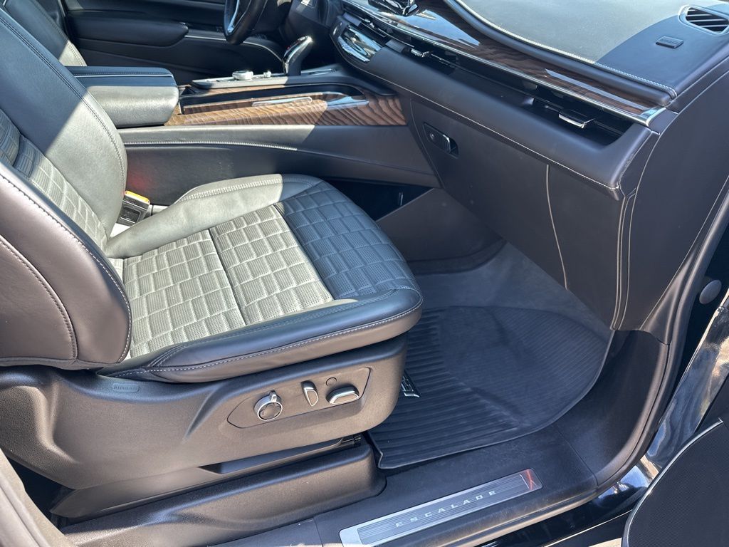 Used Car 2023 Cadillac Escalade  Sport Platinum For Sale Under $80,000 In Austin, Texas