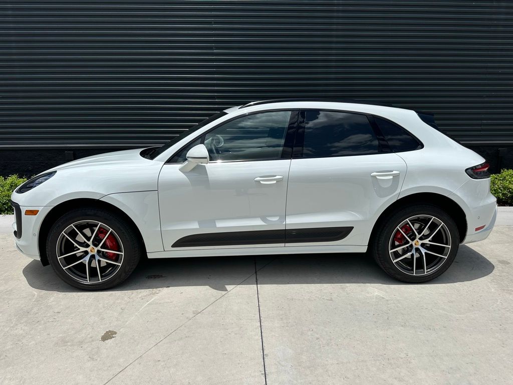 2025 Porsche Macan S 2