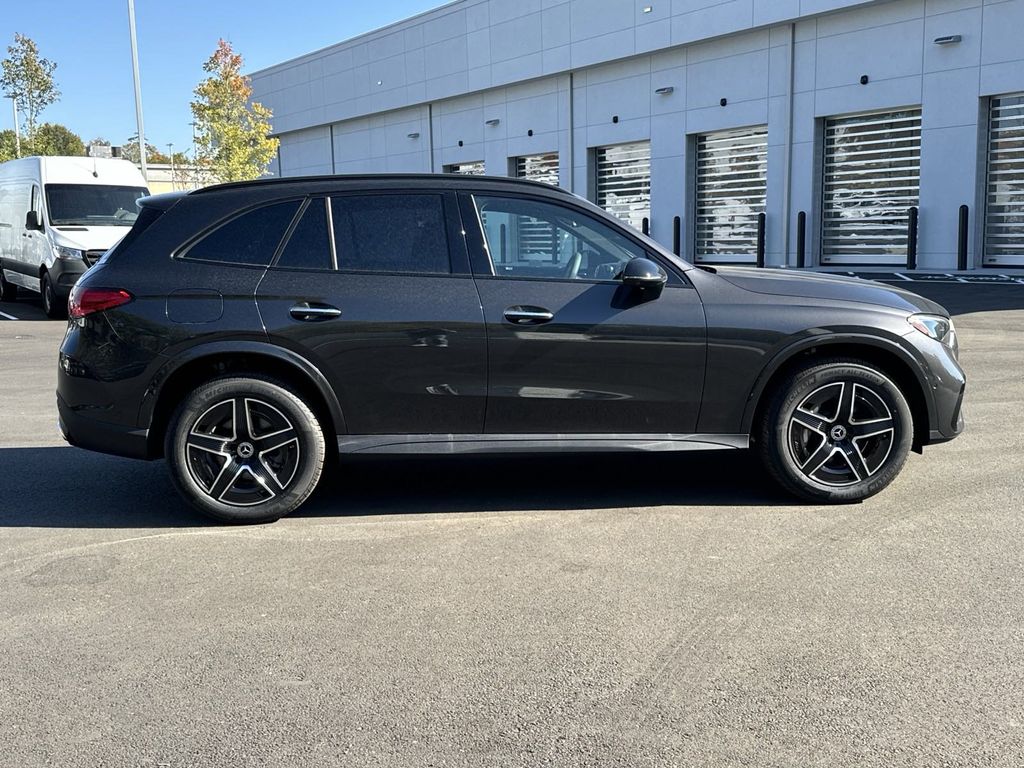 2025 Mercedes-Benz GLC GLC 300 9