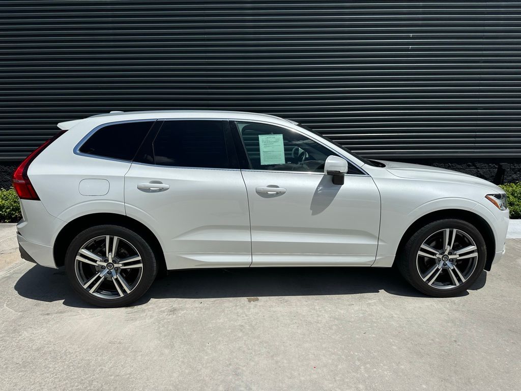 Thumbnail: 2021 Volvo XC60 - 8
