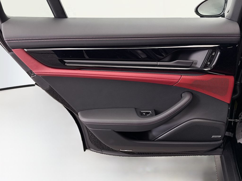 Thumbnail: 2026 Porsche Panamera - 27